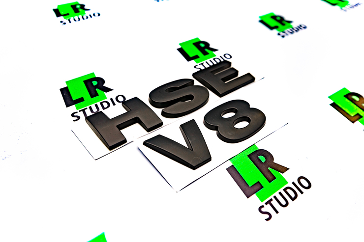 Шильда ( Эмблема ) HSE V8 черная матовая